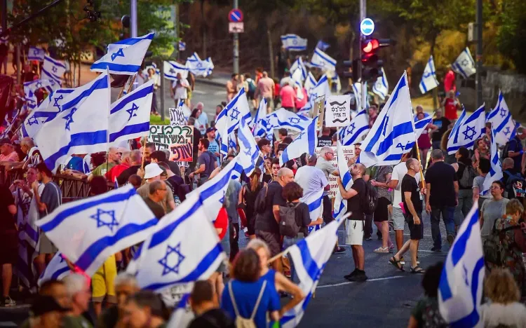 Hey-Hey, Ho-Ho - Netanyahu has got to go!